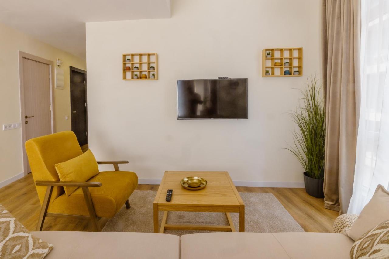 Four Season Apartment Батуми Екстериор снимка